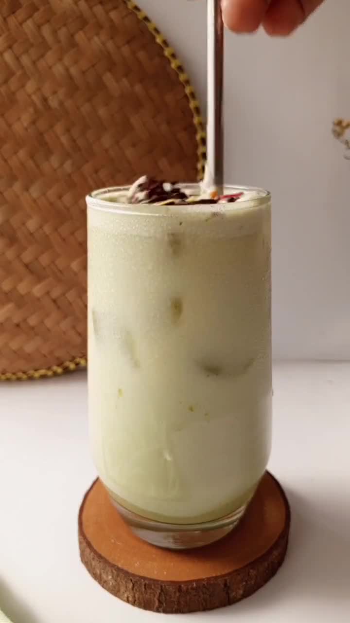 Foto langkah ke 4 dari resep Iced Creamy Matcha Latte.