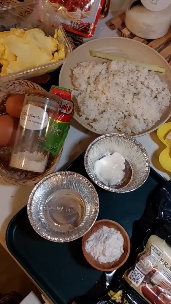 Foto langkah ke 1 dari resep Pizza Nasi Teflon.