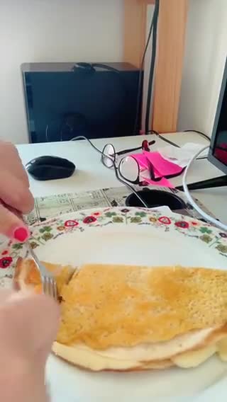 Foto do passo 6 de Wrap em "cama" de queijo parmesão