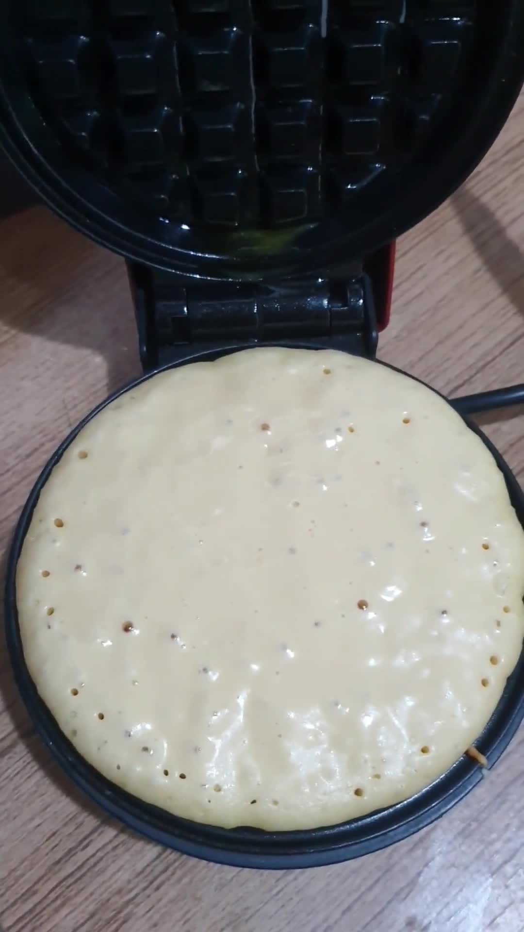 Foto langkah ke 3 dari resep Simple Waffle Crispy & Moist 🧇🧇🧇.