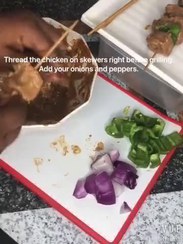 A picture of step 4 of Chicken shish tawook.