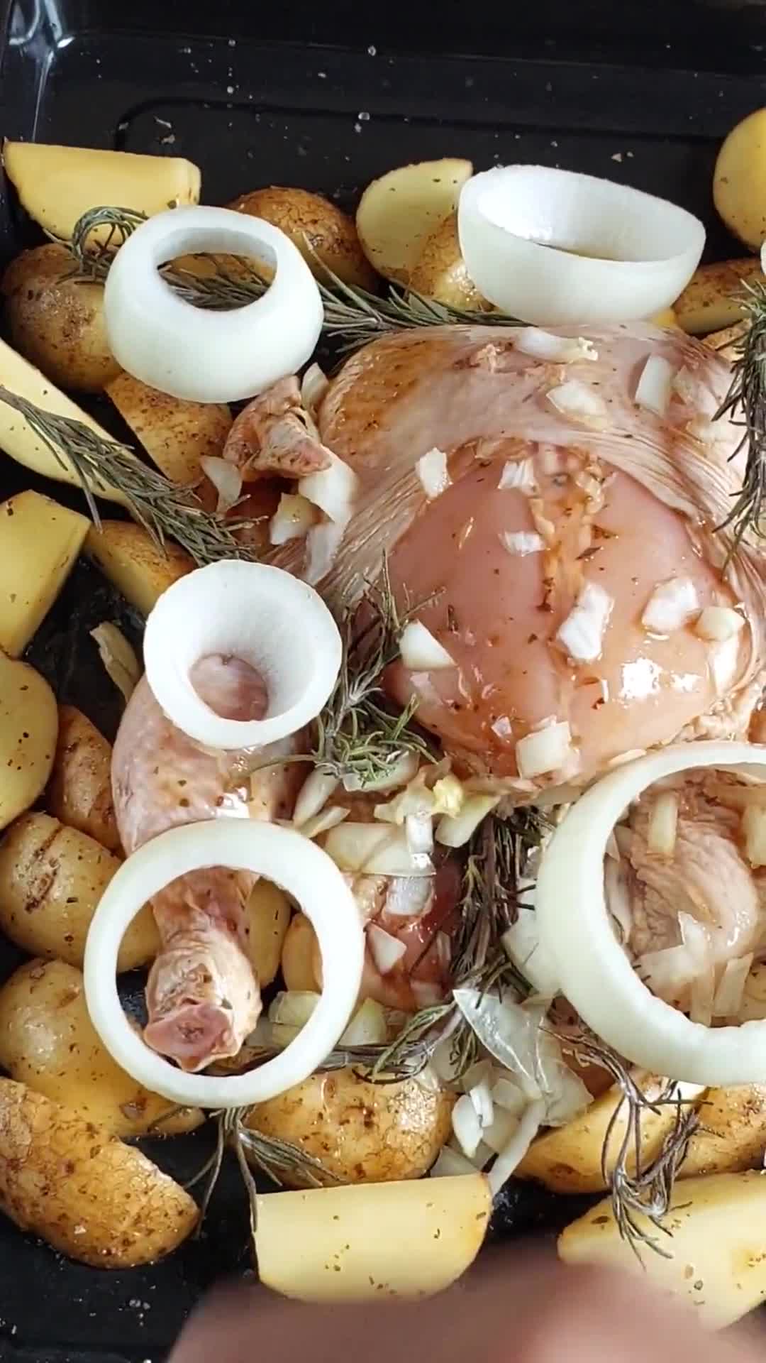 Foto langkah ke 3 dari resep Roasted Chicken Rosemary.