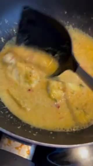 Gambar langkah 2 resipi Udang masak lemak cili padi.