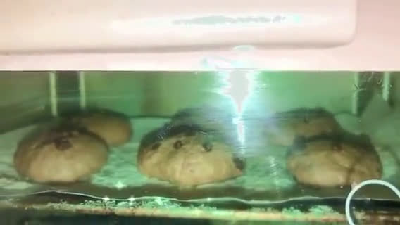 Hình bước làm 3 của món Cookie socola tan chảy