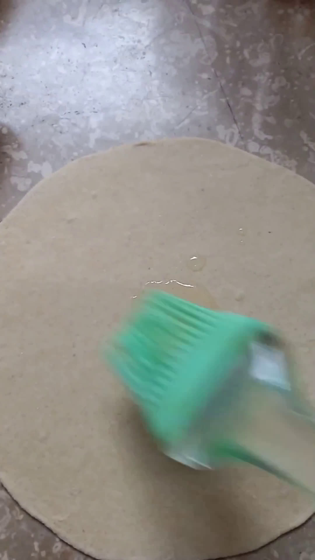 A picture of step 6 of Mooli k parathay.