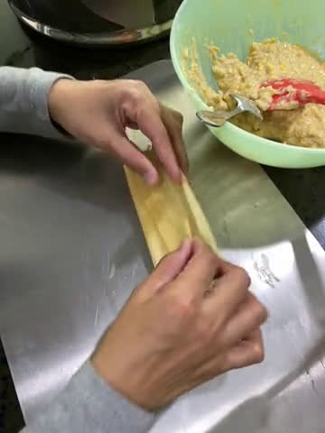 Gambar langkah 4 resipi Lepat Jagung.