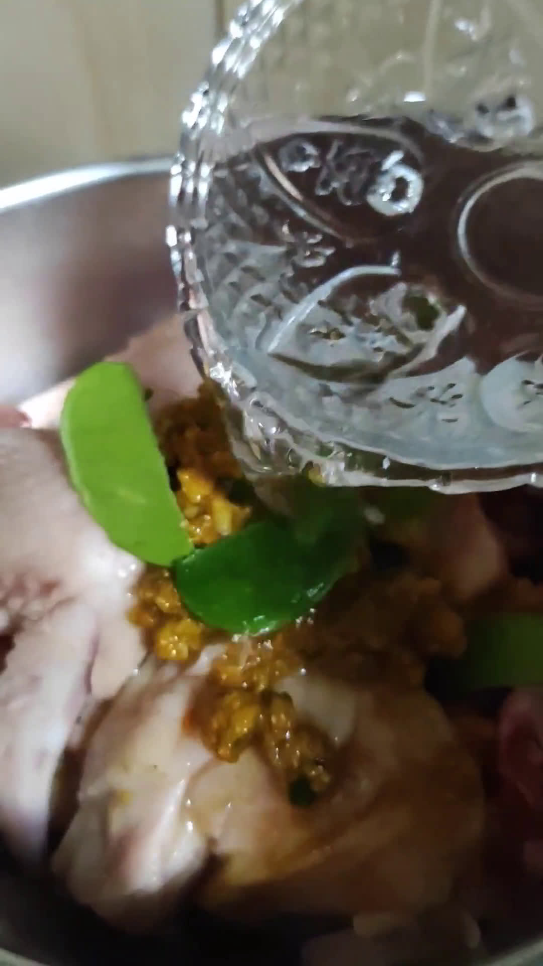 Foto langkah ke 2 dari resep Ayam Bumbu Ukep.