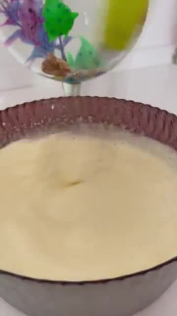 صورة لخطوة 2 من وصفة كيكه الشوكولاتة محشيه نوتيلا وفراولة 🍓