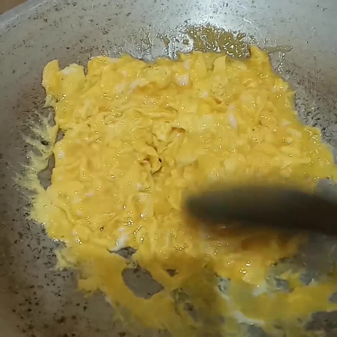 Foto langkah ke 2 dari resep Tumis Tomat Telur.