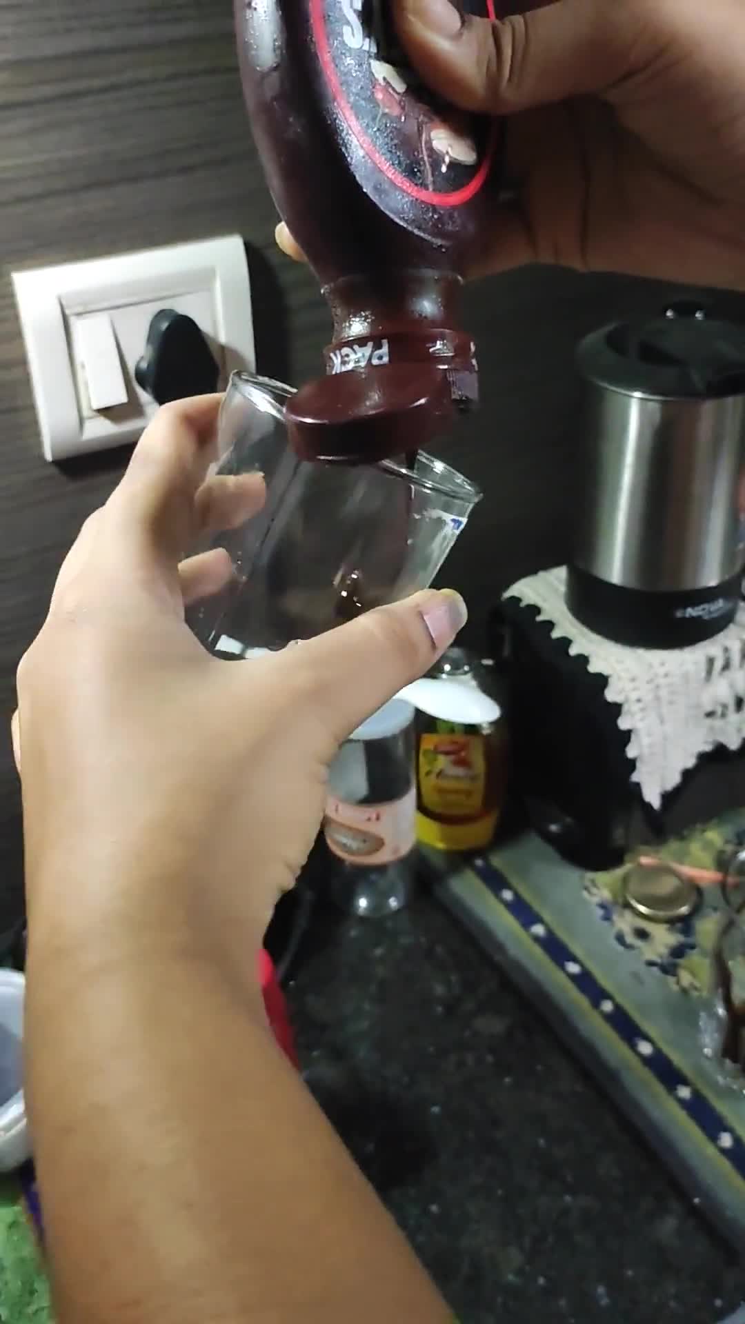 हर्षे कोल्ड कॉफ़ी रेसिपी चरण 3 फोटो