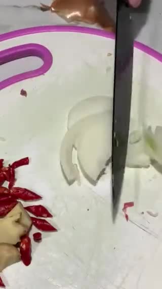 Foto langkah ke 1 dari resep Sosis saus asam manis.