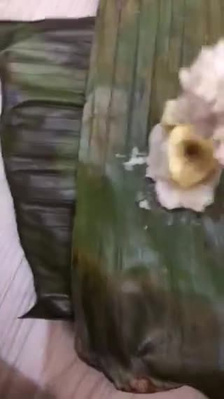 Foto langkah ke 4 dari resep Lepat pisang tanduk.