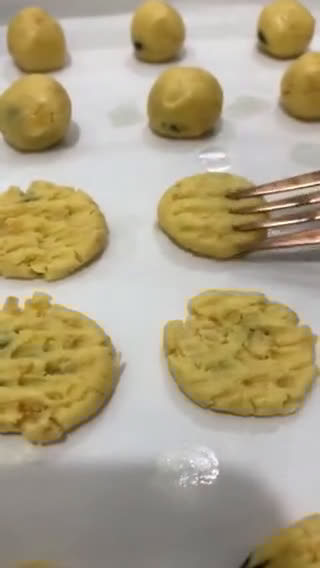 Foto langkah ke 12 dari resep Cornflake Cookies.