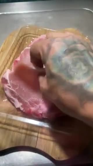 Foto del paso 2 de la receta: Cerdo 🐖 dorado con manteca de cerdo 🐽