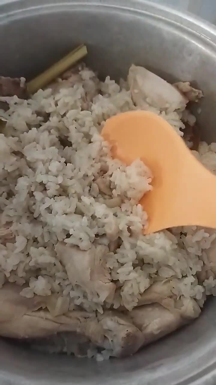 Foto langkah ke 6 dari resep Nasi Uduk Ayam.