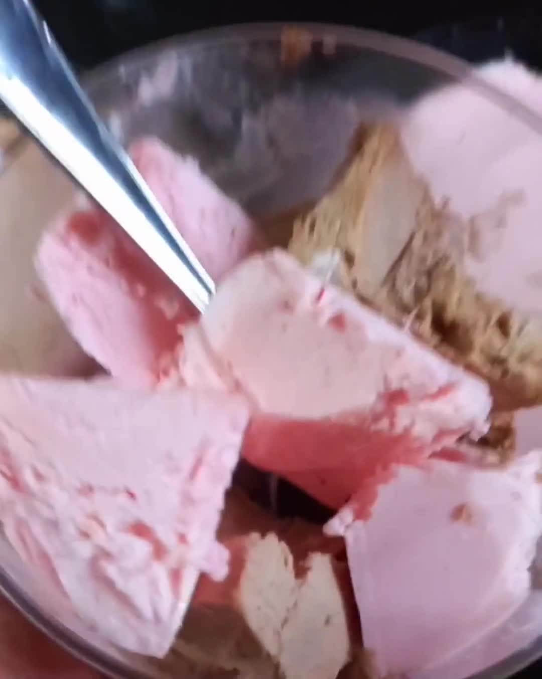 Foto del paso 6 de la receta: Helado de Frutilla🍓 y Chocolate🍫 (en sobrecito)