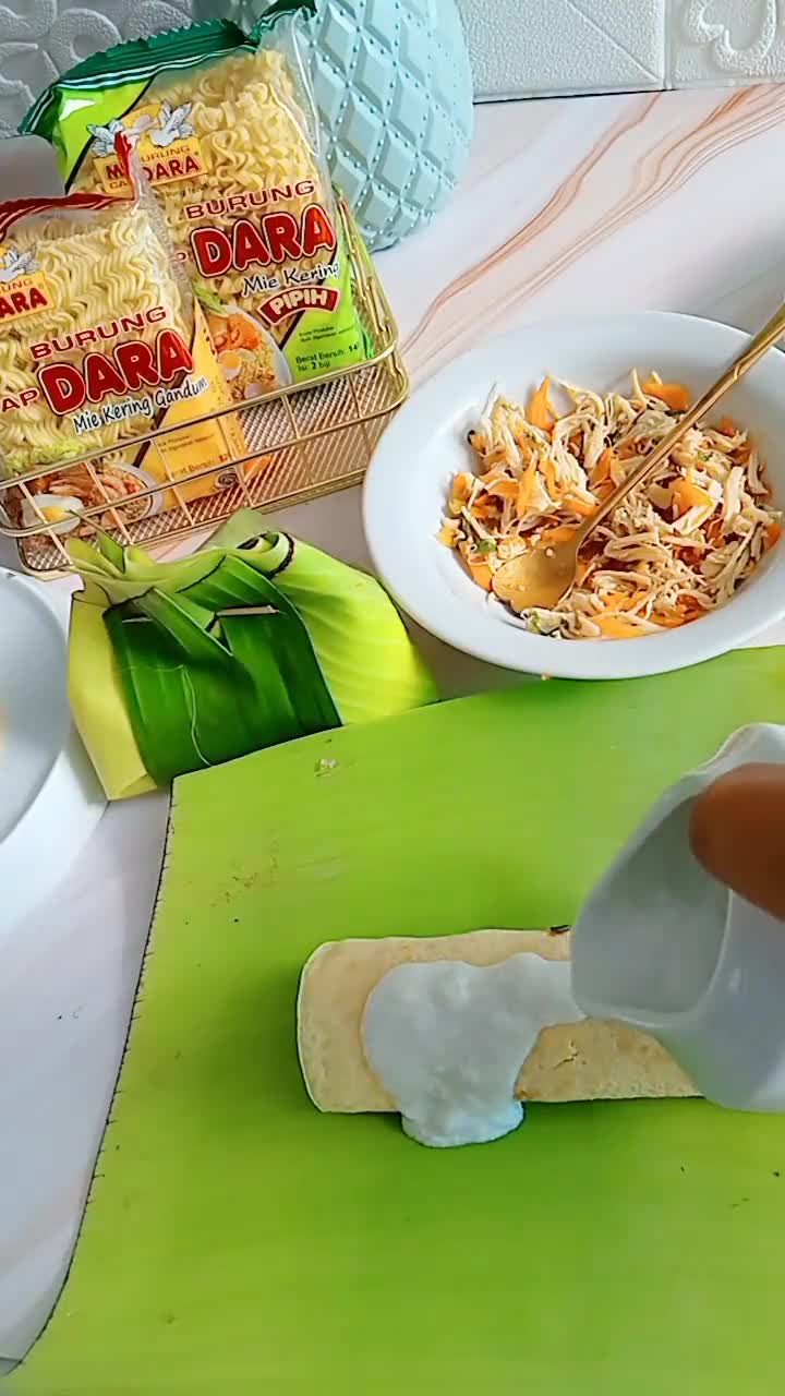 Foto langkah ke 5 dari resep Bongko Mentuk Mie.