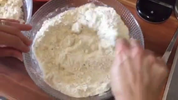 Foto del passaggio 3 della ricetta 69 • Filoni croccanti alle olive kalamata (pane senza impasto) 🇬🇷