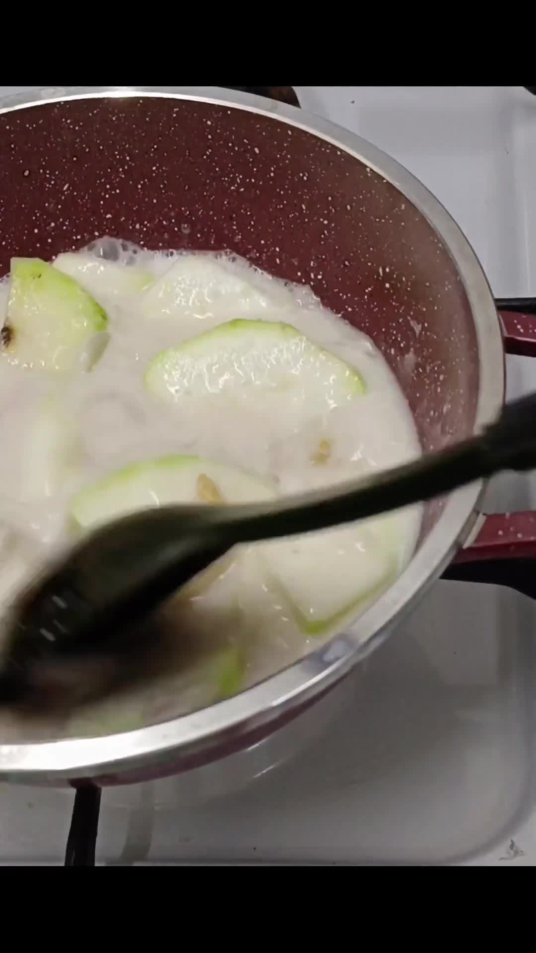 Gambar langkah 3 resipi Labu Air Masak Lemak Udang Kering.