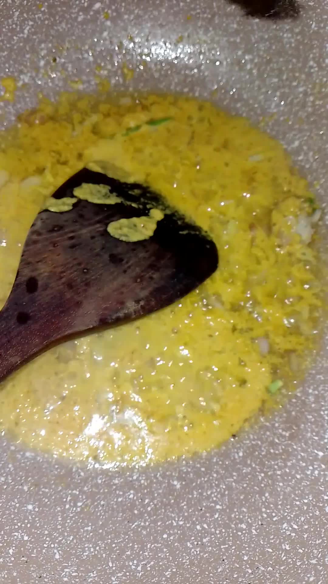 Foto langkah ke 4 dari resep Rawon Daging & Tetelan Sapi.
