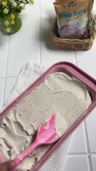 Foto langkah ke 2 dari resep Avocado Affogato.