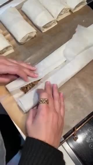 Foto del paso 3 de la receta: Rollitos de pasta filo rellenos de carne
