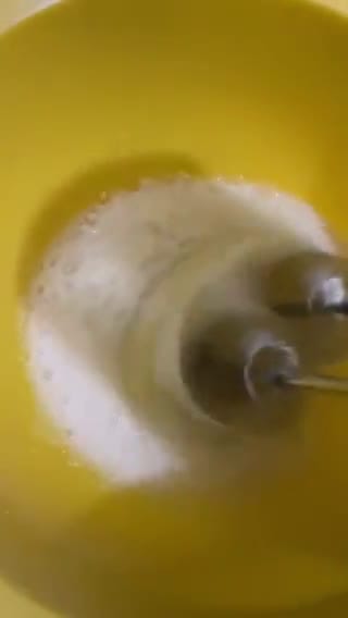 Foto langkah ke 1 dari resep Banana steam cake.