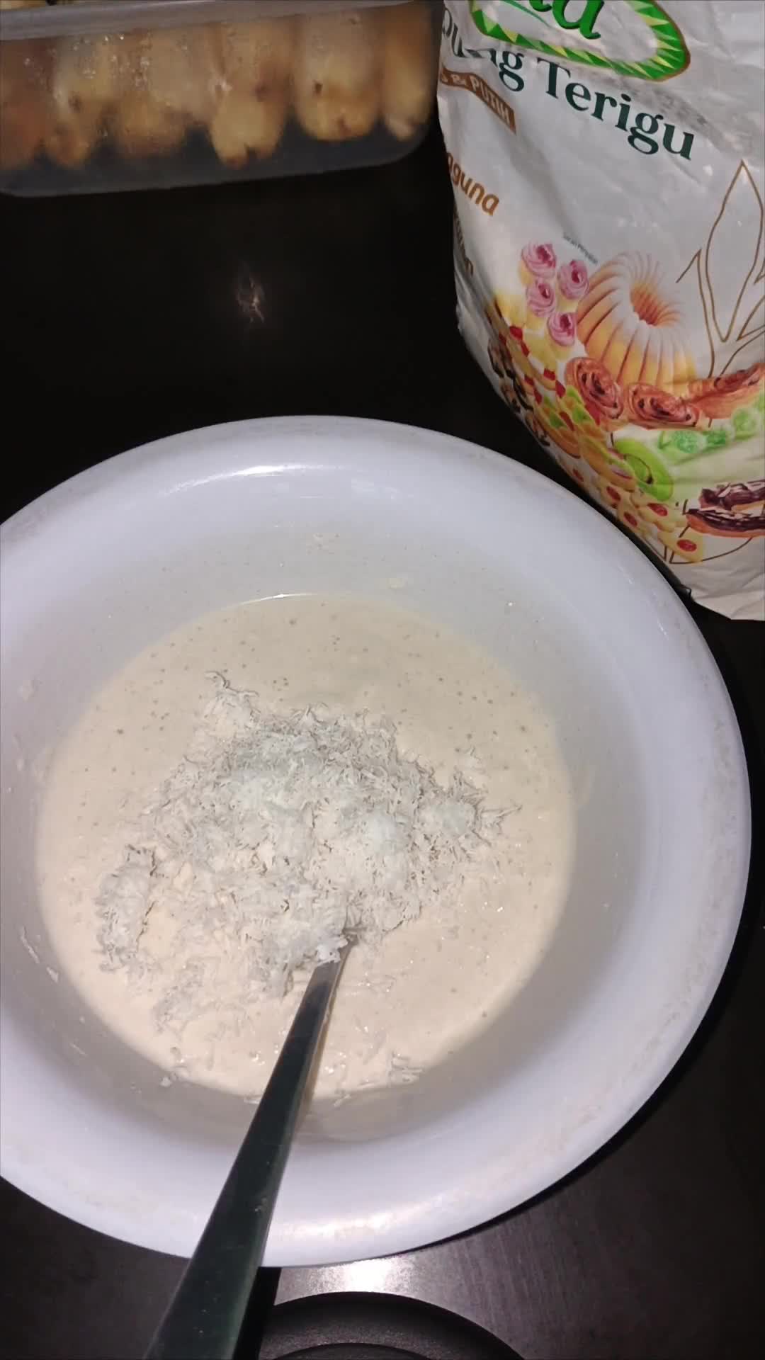Foto langkah ke 4 dari resep Pisang Goreng Thailand Wijen Putih.