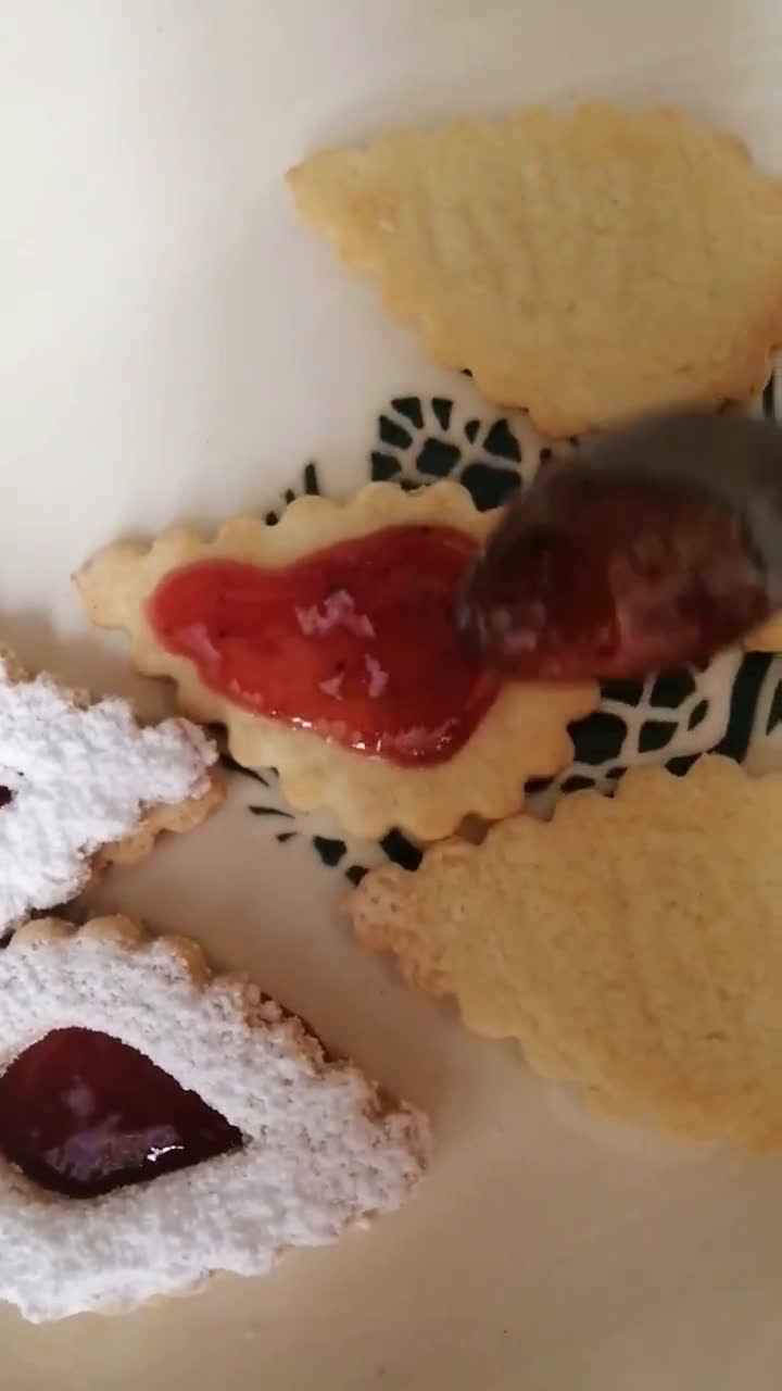 Une image de l'étape 9 de Sablés fraises a la djamicoo.
