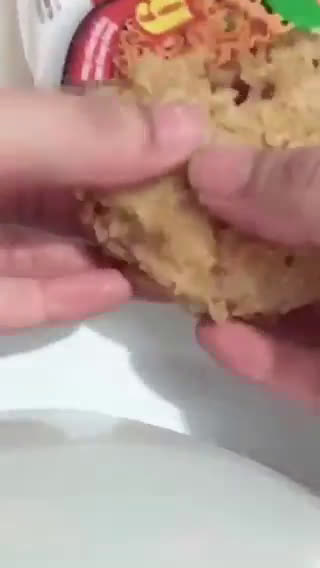 Foto langkah ke 5 dari resep Donat Indomie.