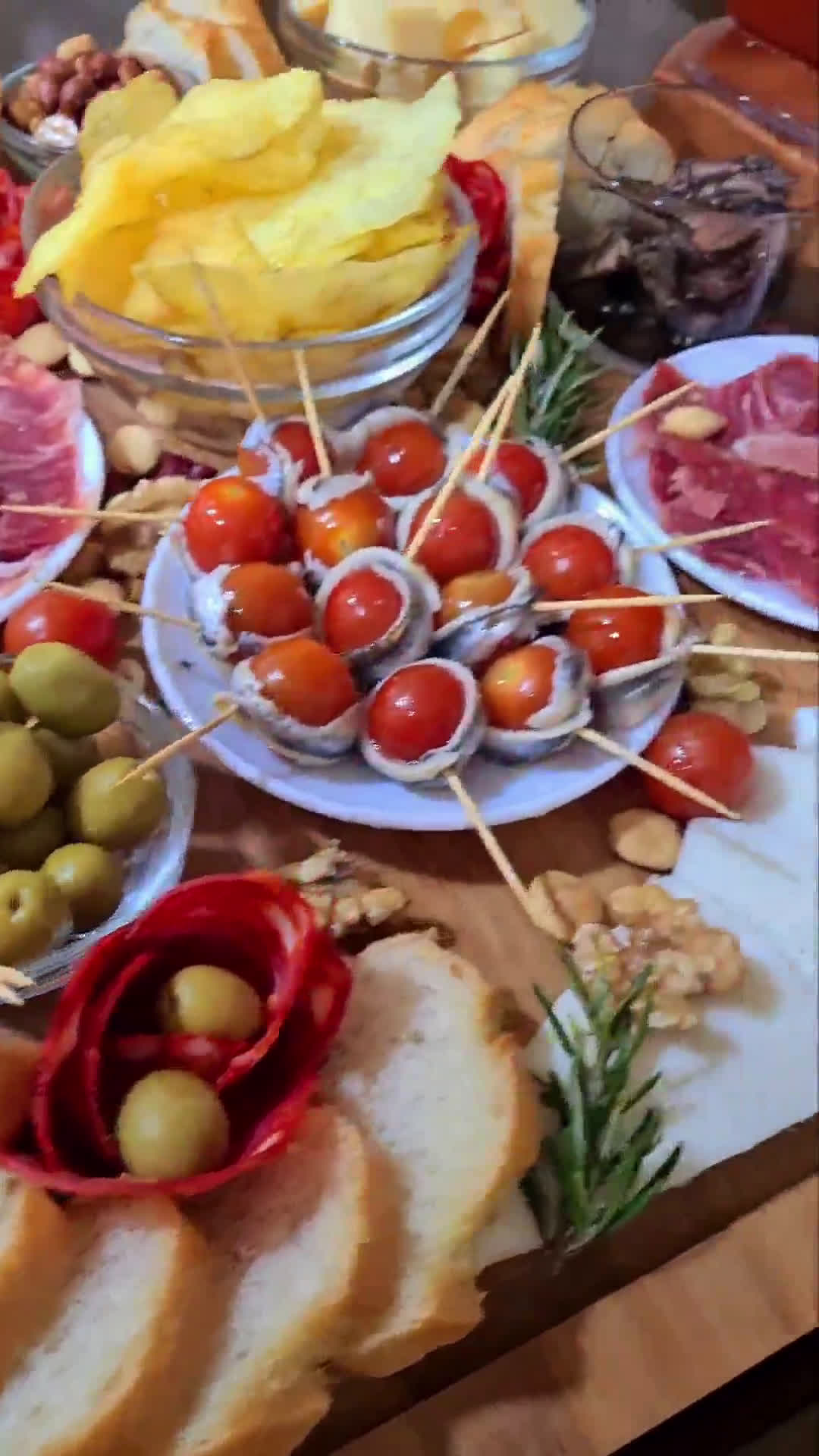Foto del paso 1 de la receta: Tabla de quesos y embutidos