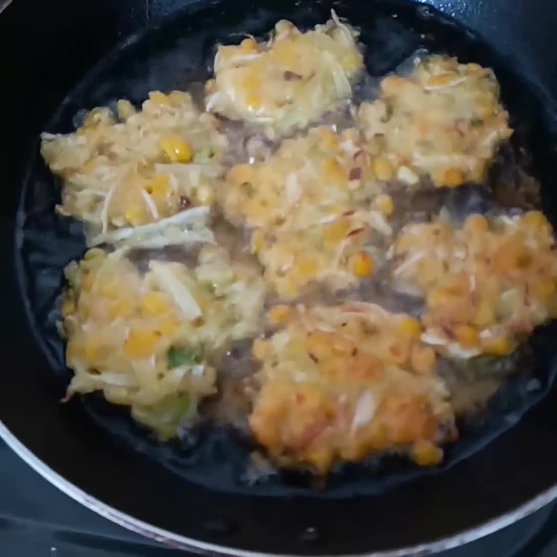 Foto langkah ke 3 dari resep Bakwan Jagung Sayur.
