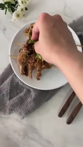 Foto langkah ke 7 dari resep Beef enoki roll.