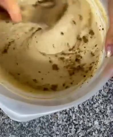 Foto del paso 4 de la receta: Muffins de banana, crema de maní y chocolate