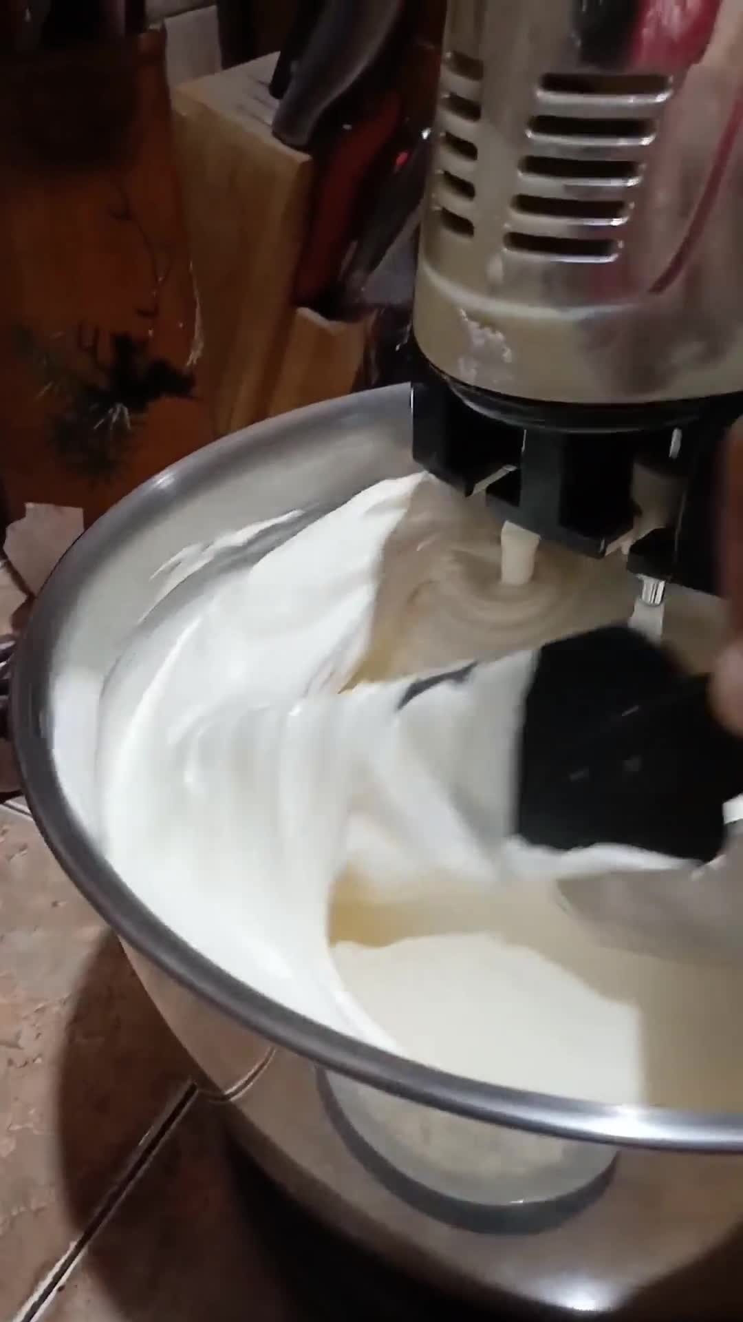 Foto langkah ke 2 dari resep Cake Marmer Ekonomis.