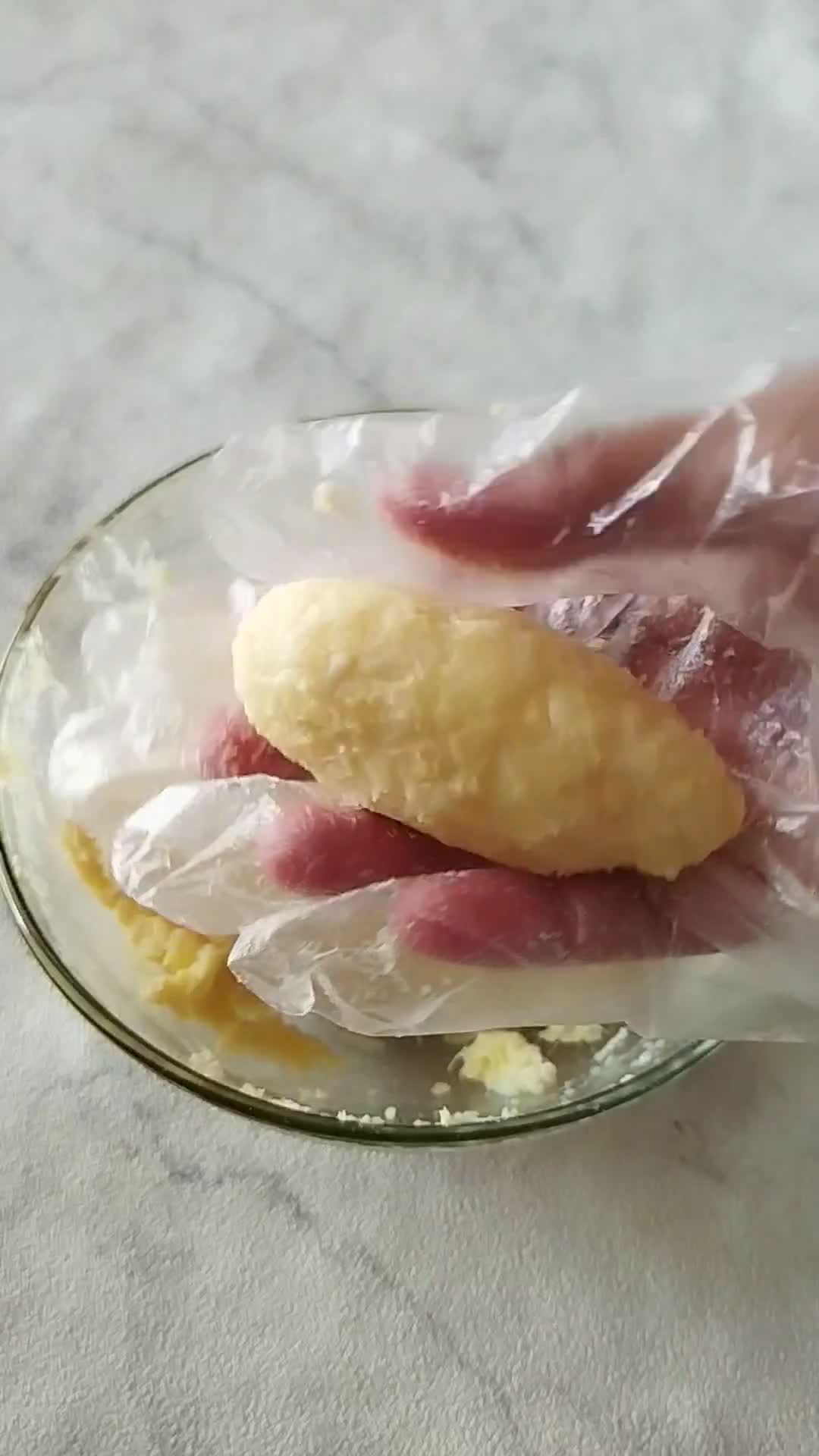 Foto langkah ke 3 dari resep Bolen Lilit Tape Keju.