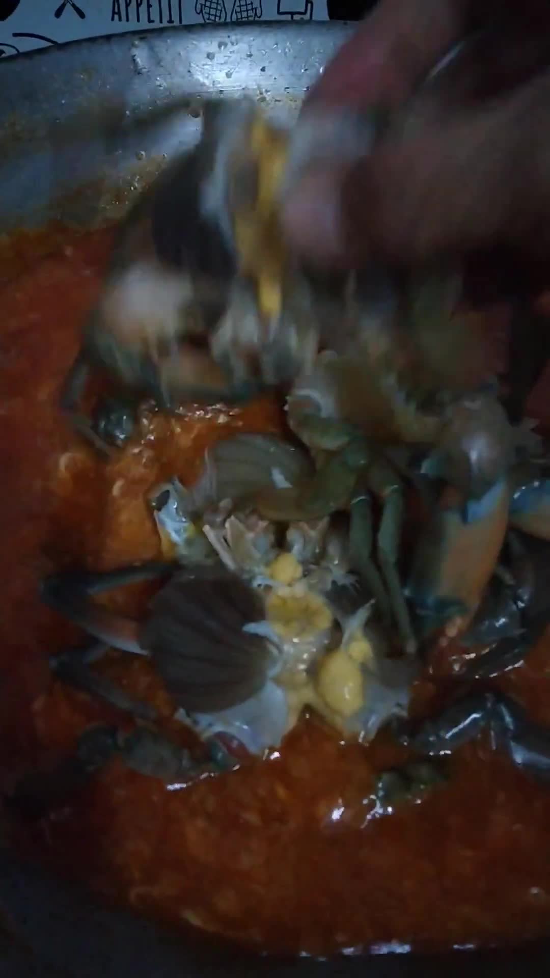 Gambar langkah 2 resipi Ketam telur bercili.
