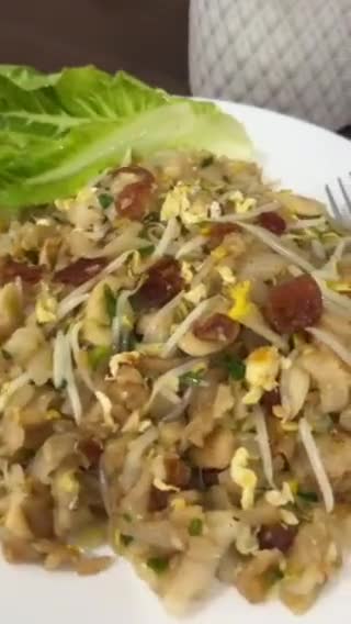 Foto langkah ke 6 dari resep Kwetiau Goreng Medan (non halal).