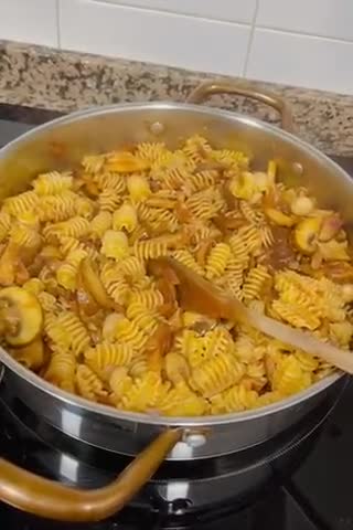 Foto del paso 9 de la receta: Pasta con setas 🍄‍🟫 🍄 🍄‍🟫 🍄 🇮🇹