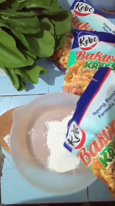 Foto langkah ke 2 dari resep Keripik Pakcoy.