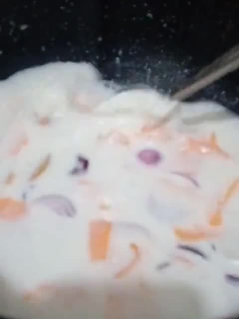 Gambar langkah 2 resipi Masak Lemak Putih Pucuk Keledek.