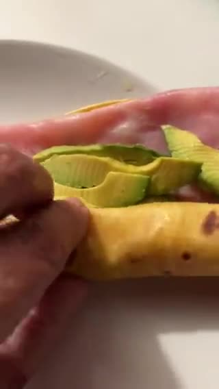 Foto del paso 8 de la receta: Wraps rápidos para cenar, de jamón cocido, con aguacate e higos