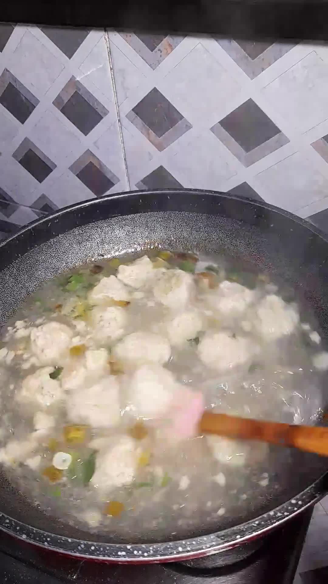 Foto langkah ke 5 dari resep 131. Bakso Ikan Lele (MPASI 10+).