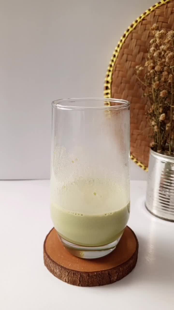 Foto langkah ke 3 dari resep Iced Creamy Matcha Latte.