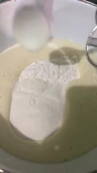 Foto langkah ke 5 dari resep Limonlu Revani (Semolina Cake in sugar syrup).