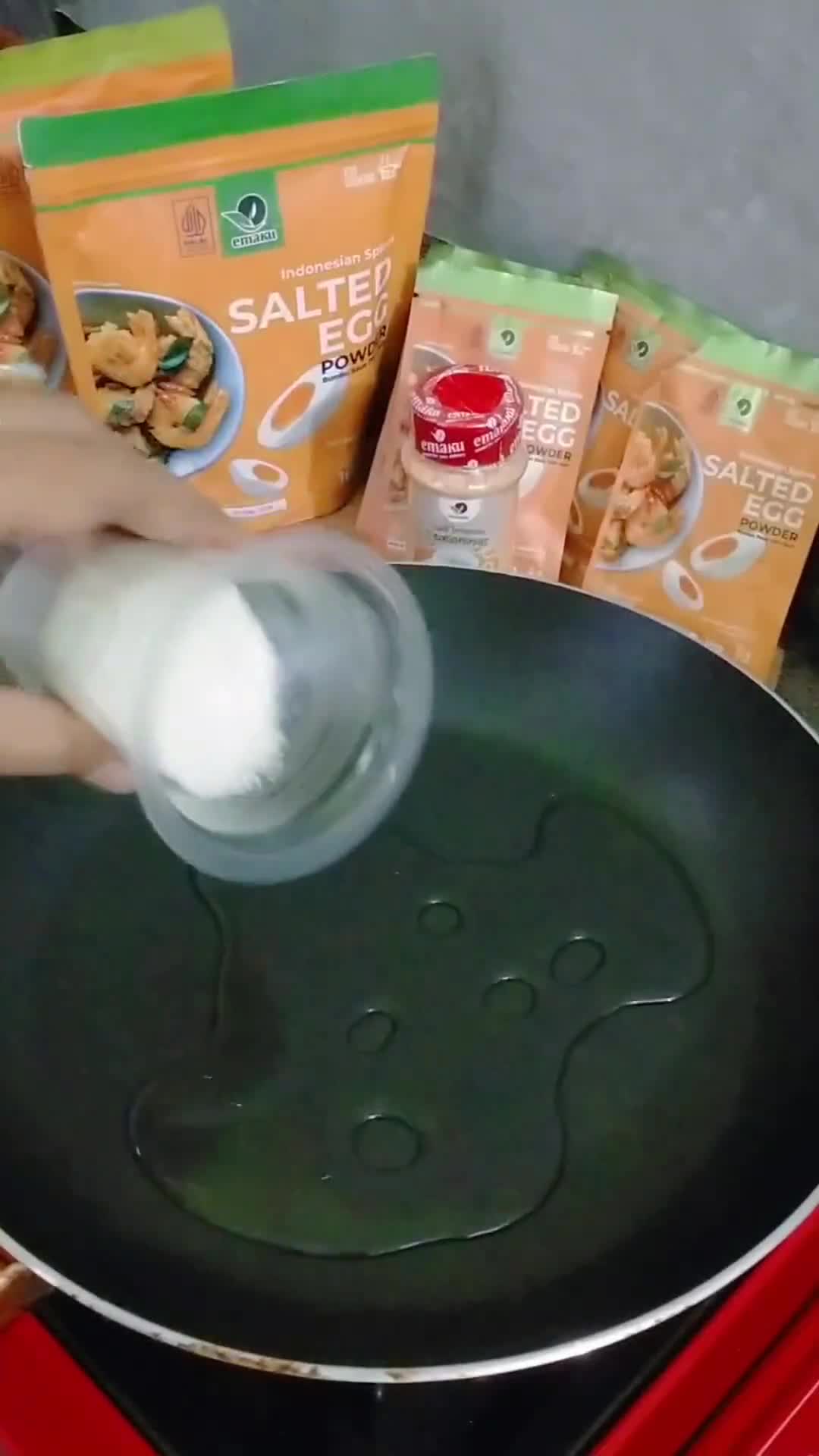 Foto langkah ke 1 dari resep Es Salted Egg Caramel Coffee.