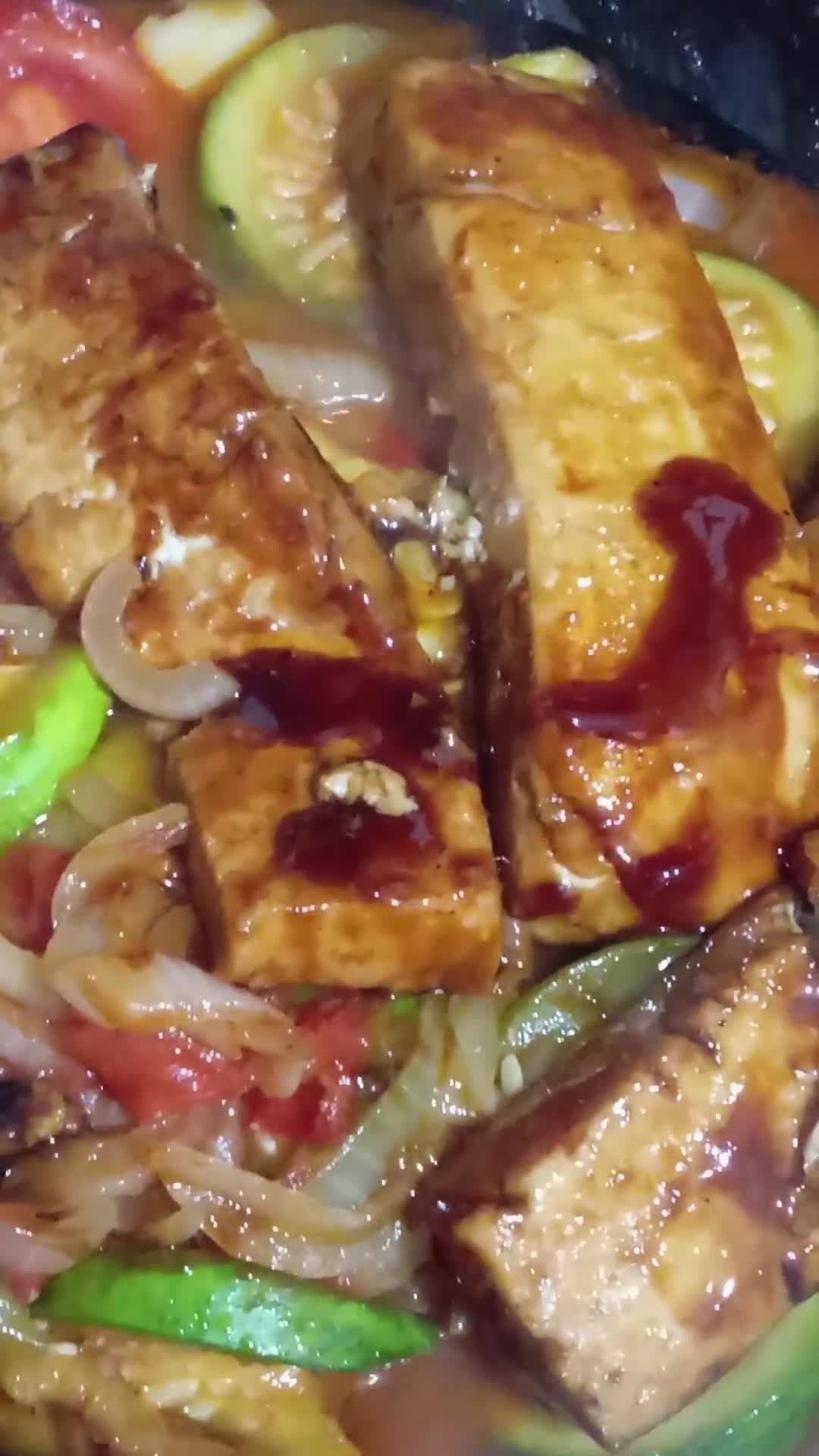 Foto del paso 1 de la receta: Bifecitos veganos de tofu con verduras