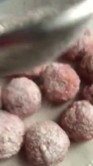 Foto del paso 10 de la receta: Albóndigas de carne de salchicha con queso (en airFryer)