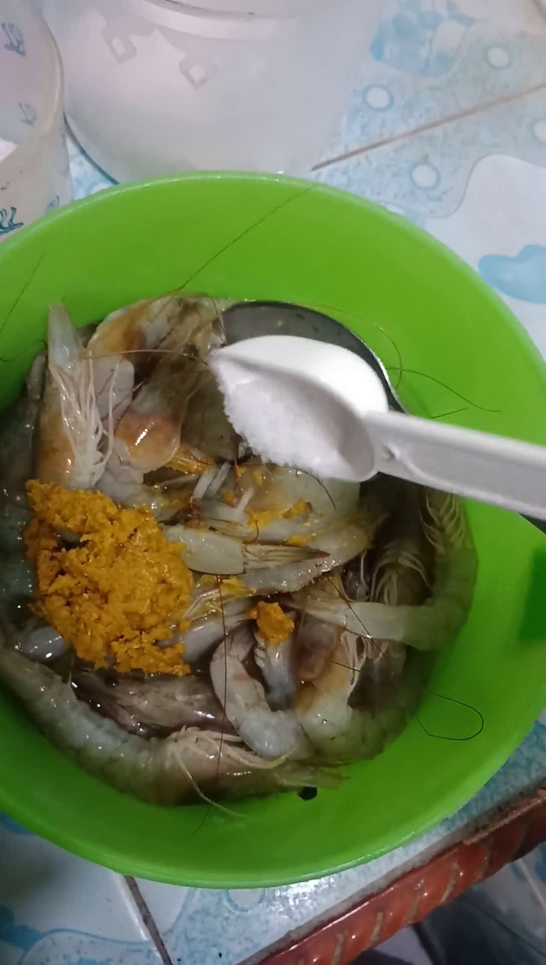 Foto langkah ke 3 dari resep Udang Goreng.