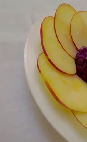 Foto del paso 7 de la receta: Nenúfar de lombarda y snack de manzana roja